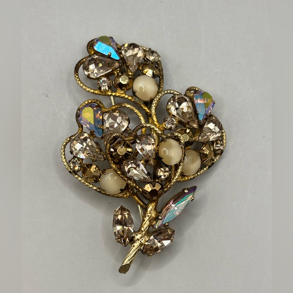 Vintage Regency Sand Cream Pearlescent Rhinestone Brooch Pin Sparkly Gorgeous